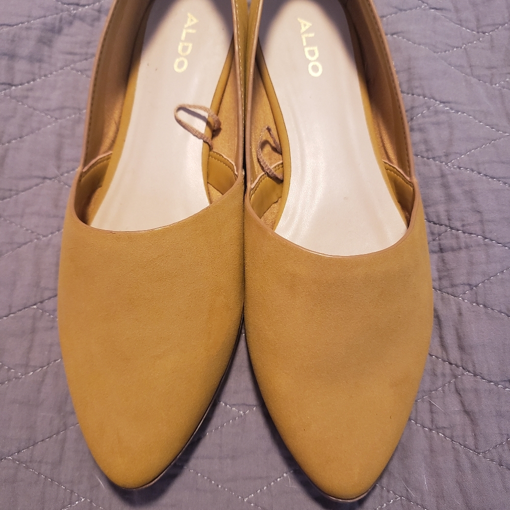 ALDO Yellow/Mustard Flats